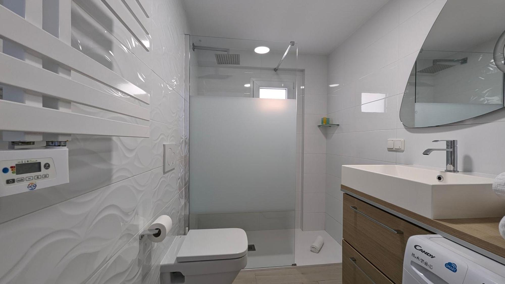 Esmeralda Sea Front Apartment بينايدورم المظهر الخارجي الصورة