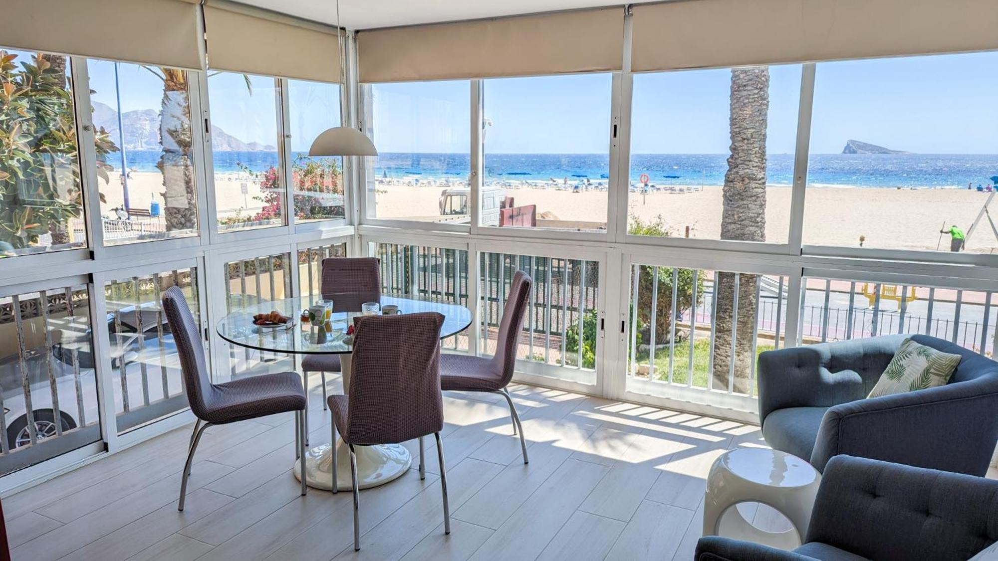 Esmeralda Sea Front Apartment بينايدورم المظهر الخارجي الصورة